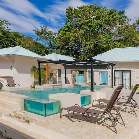 Villas Vr Beachwalk Avellanas